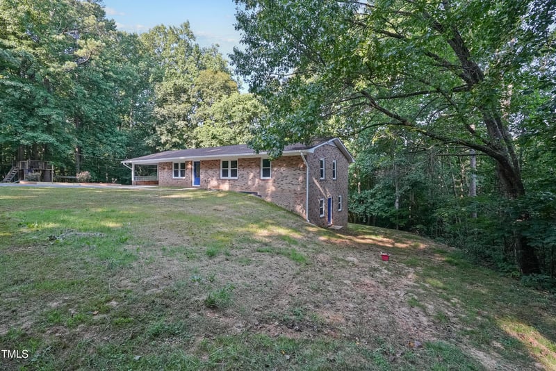 3863 Avents Ferry Rd, Sanford, NC 27330