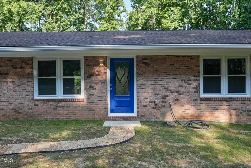 3863 Avents Ferry Rd, Sanford, NC 27330