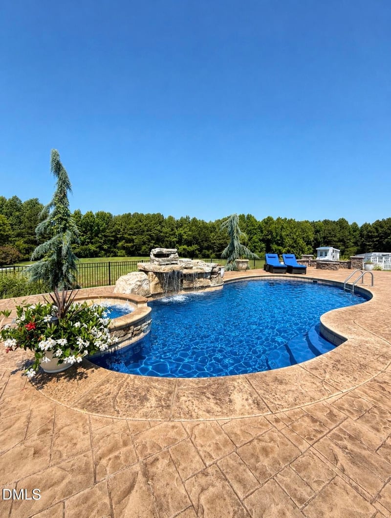 387 Old Stage Rd, Willow Springs, NC 27592