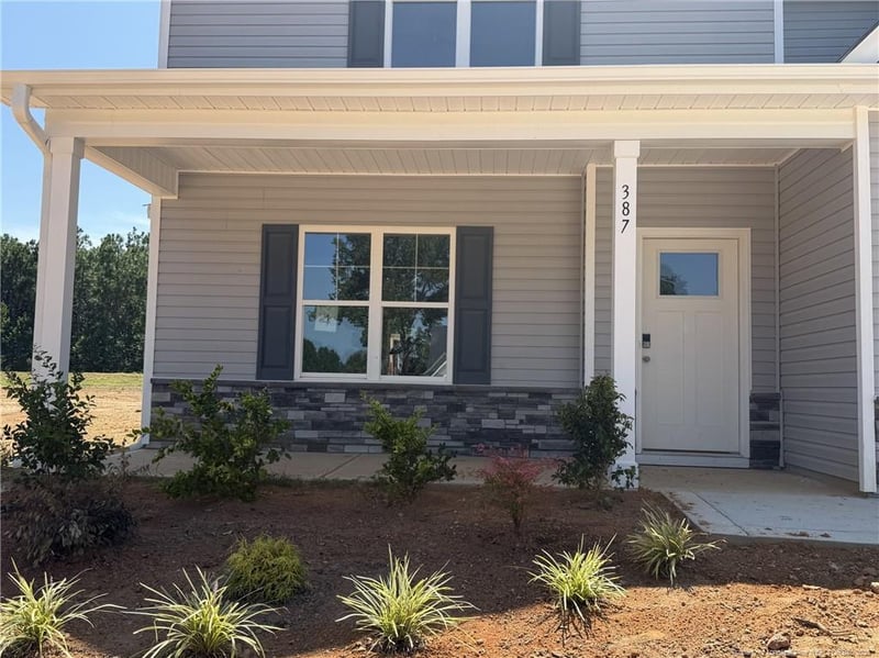 387 Thorntons Creek Dr, Erwin, NC 28339