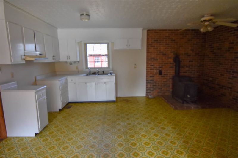 387 Tonker Dr, Roxboro, NC 27573