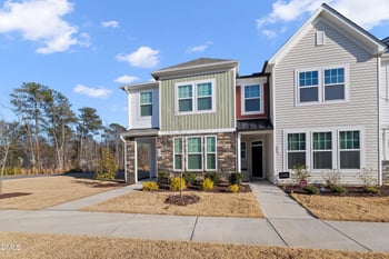 389 Channel Drop Dr, Clayton, NC 27520