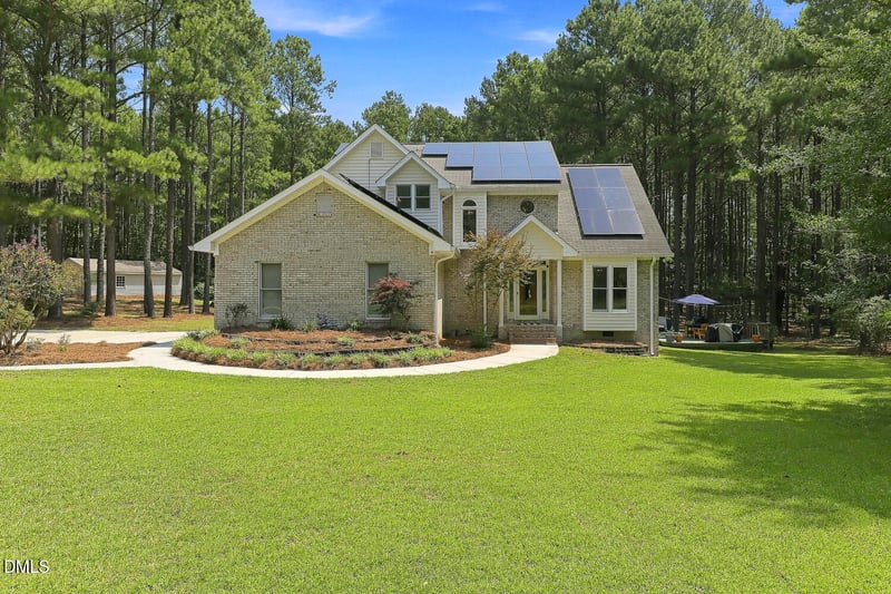 389 Dewar St, Fuquay Varina, NC 27526
