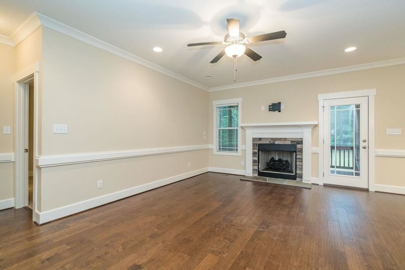 389 Knights Bridge Dr, Clayton, NC 27520