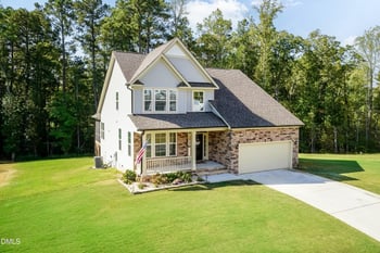 389 Mill Bend Dr, Fuquay Varina, NC 27526