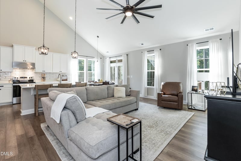 389 Mill Bend Dr, Fuquay Varina, NC 27526
