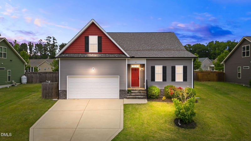 39 Fairview St, Clayton, NC 27520