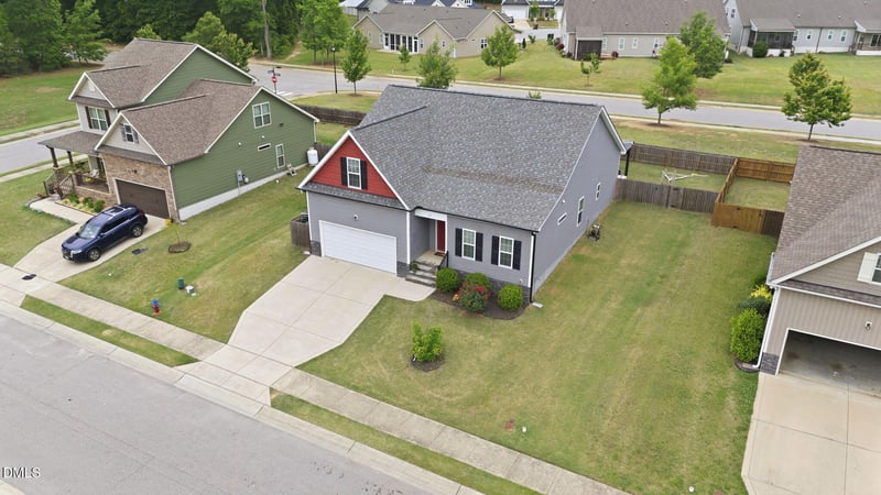 39 Fairview St, Clayton, NC 27520