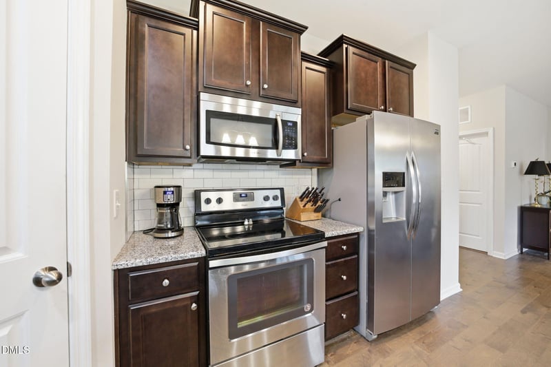 39 Fairview St, Clayton, NC 27520