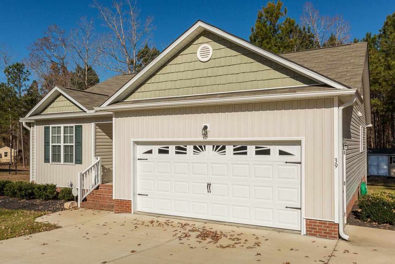39 Fire Brand Dr, Clayton, NC 27520
