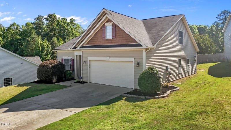39 Mcguire Ln, Clayton, NC 27527