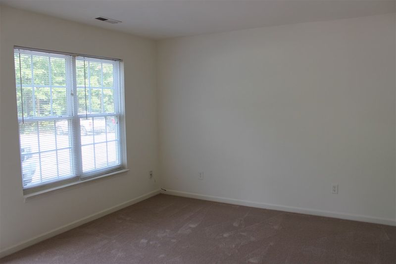 39 Red Ln, Raleigh, NC 27606