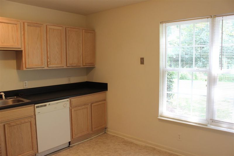 39 Red Ln, Raleigh, NC 27606