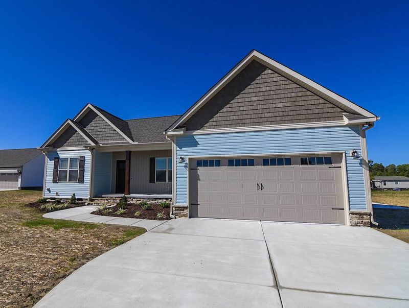 39 Whistle Stop Ln, Smithfield, NC 27577
