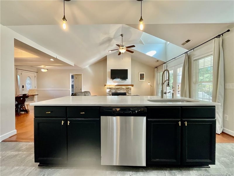 39 Wood Rn, Sanford, NC 27332