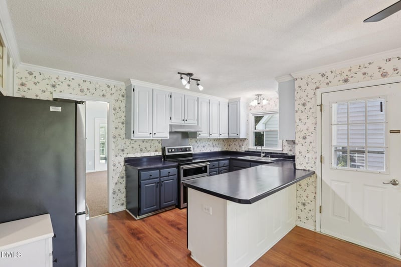 390 Blair Dr, Garner, NC 27529