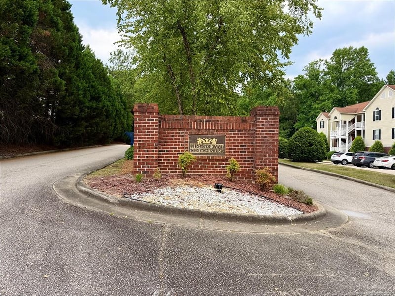 390 Bubble Creek Ct #7, Fayetteville, NC 28311