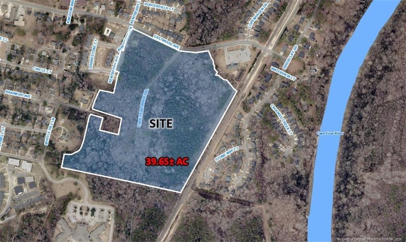 390 Cape Fear River Trl, Fayetteville, NC 28311