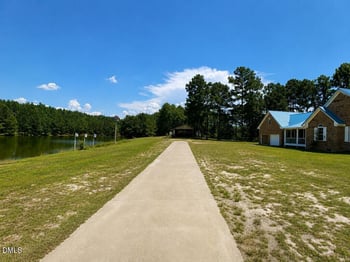 390 Comanche Dr, Erwin, NC 28339