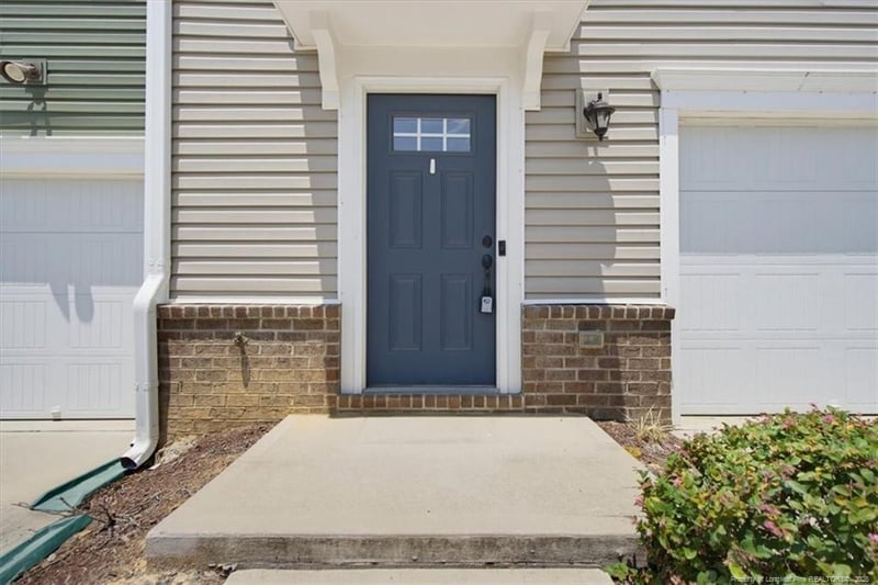 390 Cotton Brook Dr, Fuquay Varina, NC 27526