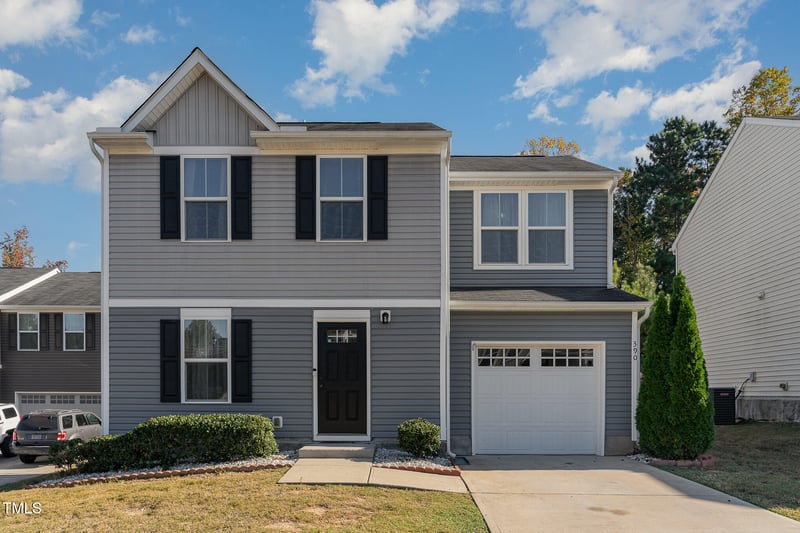 390 Fieldspar Ln, Clayton, NC 27520