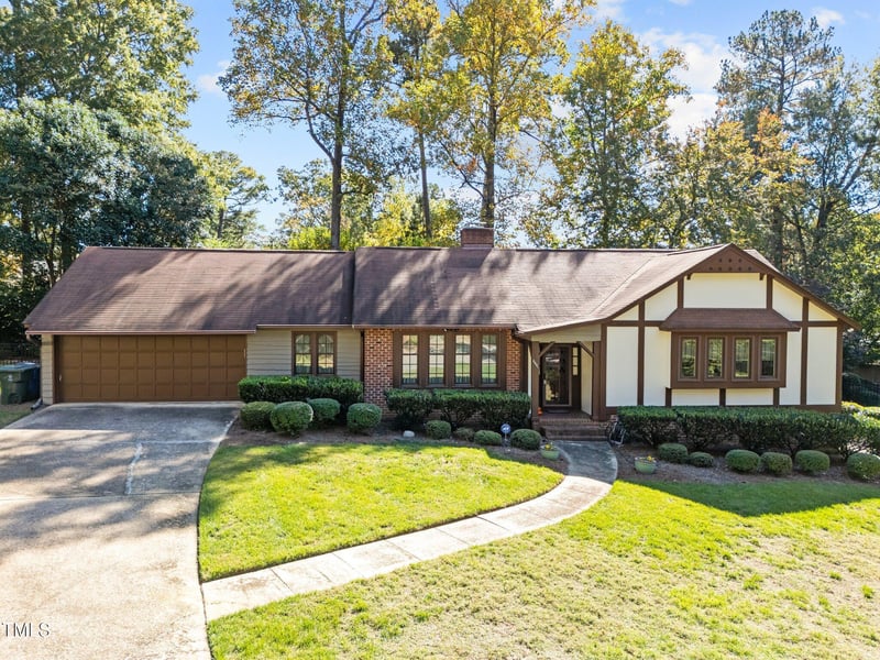 3901 Brewster Dr, Raleigh, NC 27606