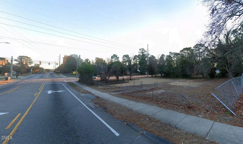 3902 Coventry Rd, Fayetteville, NC 28304