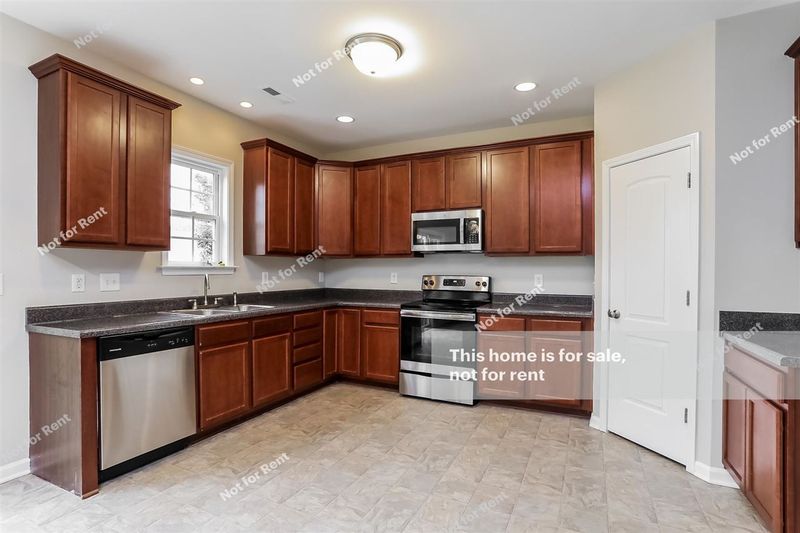 3904 Joe And Ruth Lee Dr, Raleigh, NC 27610