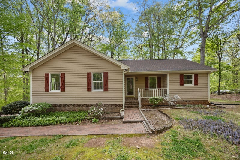 3904 Maplefield Dr, Raleigh, NC 27613