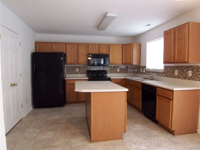 3904 Tyler Bluff Ln, Raleigh, NC 27616