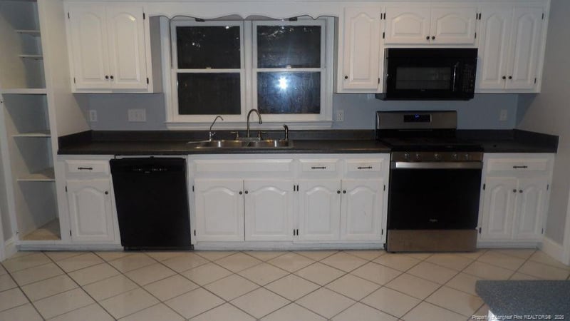 3905 Clearwater Dr, Fayetteville, NC 28311