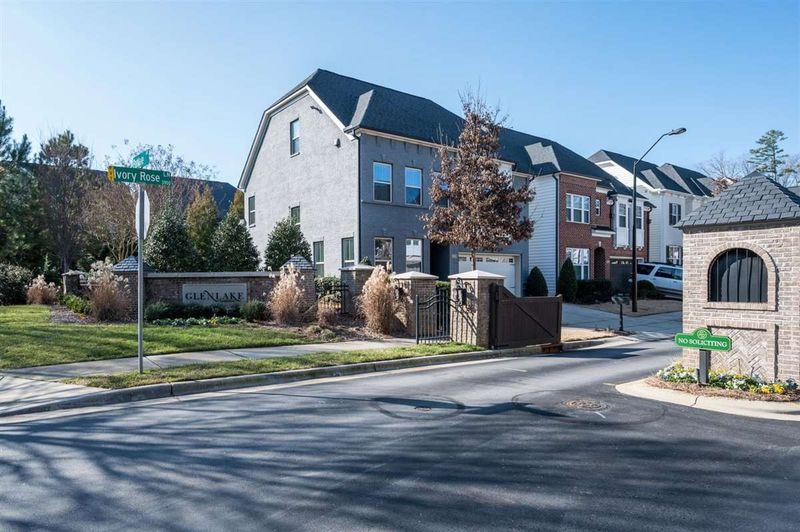 3905 Ivory Rose Ln, Raleigh, NC 27612