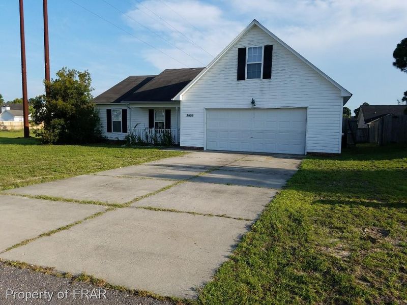 3905 Meteor Dr, Hope Mills, NC 28348