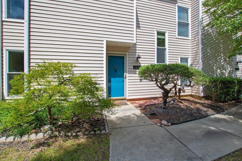 3905 Summerwood Ct, Raleigh, NC 27613