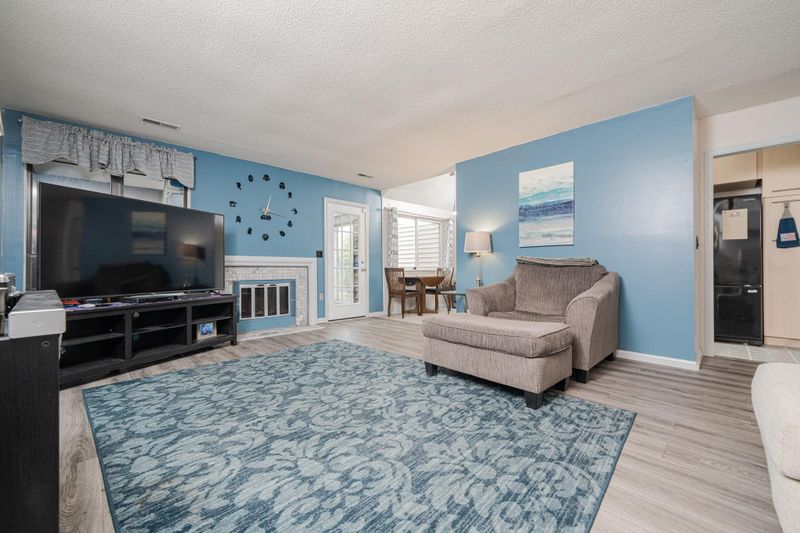3907 Summerwood Ct, Raleigh, NC 27613