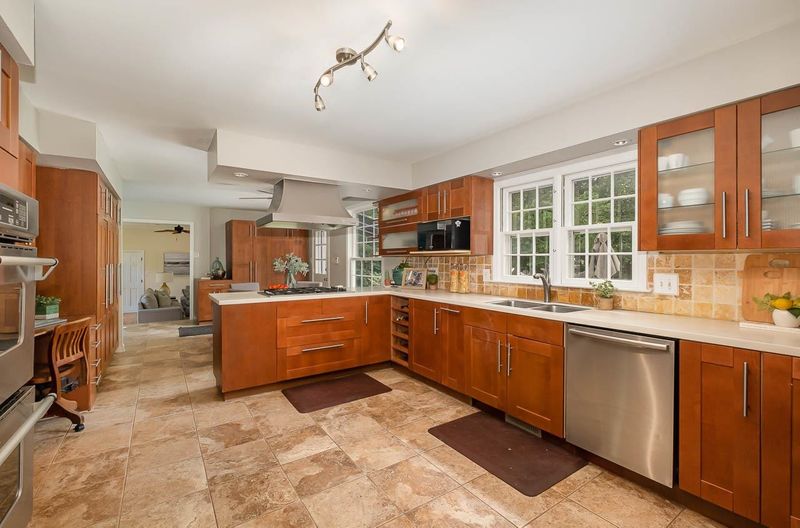 3908 St Marks Rd, Durham, NC 27707