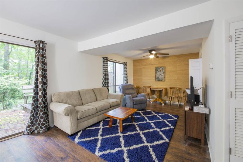 3908 Wendy Ln #7E2, Raleigh, NC 27606