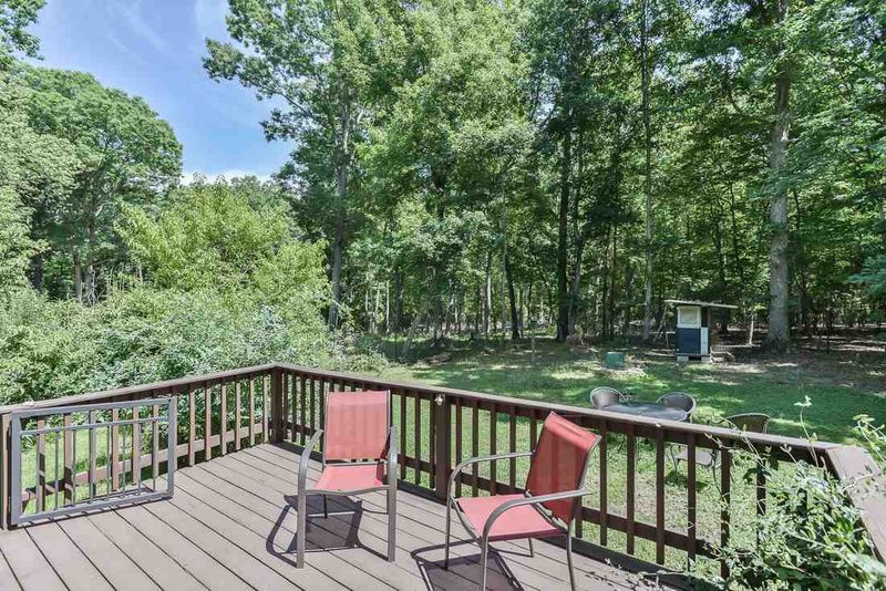 3909 Hawk Ridge Rd, Chapel Hill, NC 27516