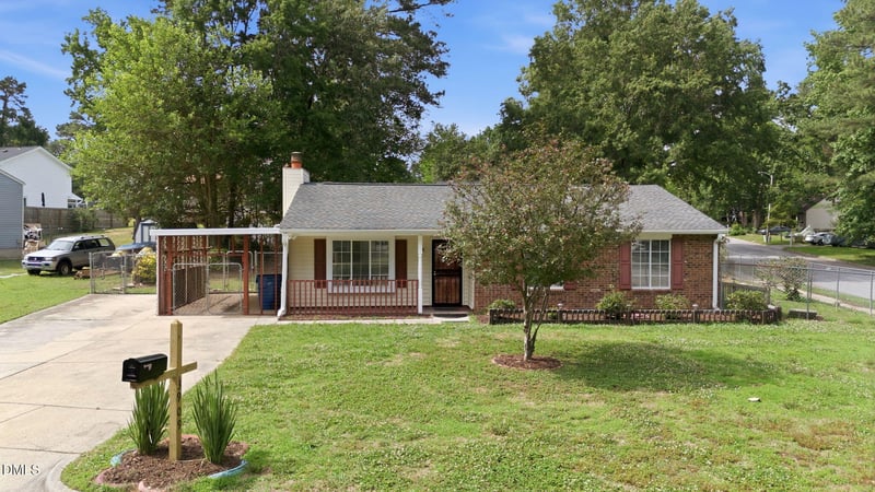 3909 Old Creek Ct, Raleigh, NC 27604