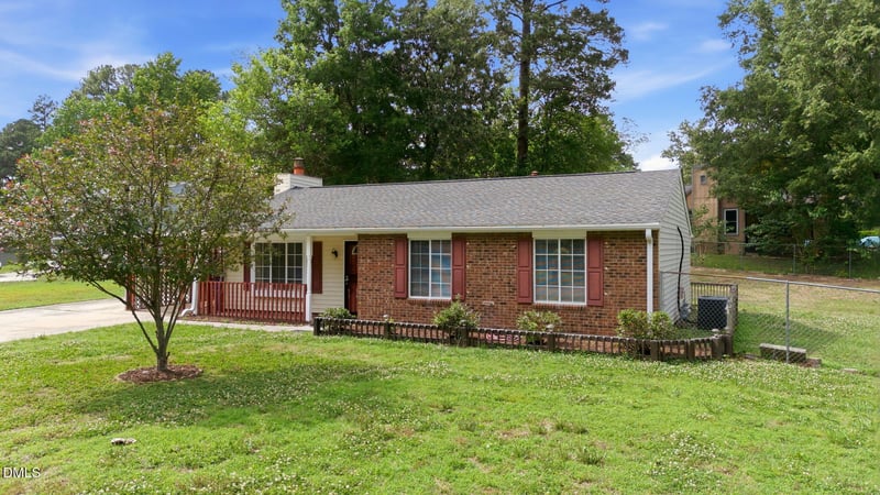 3909 Old Creek Ct, Raleigh, NC 27604
