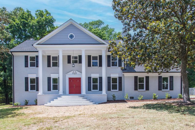 3909 Valley Stream Dr, Raleigh, NC 27604