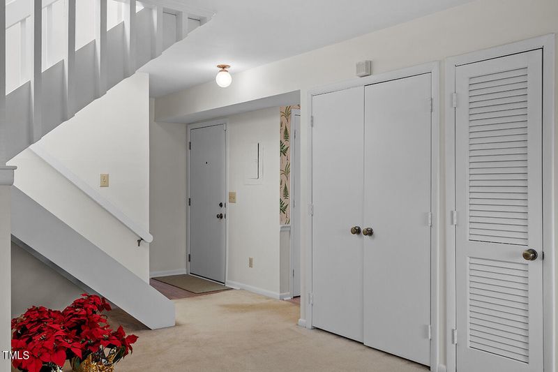 3909 Wendy Ln, Raleigh, NC 27606