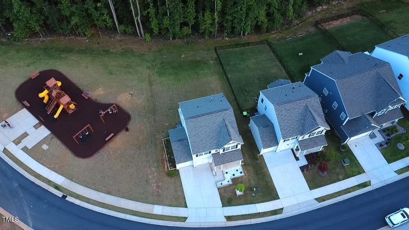 391 Curling Creek Dr, Clayton, NC 27527