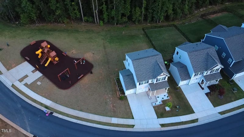 391 Curling Creek Dr, Clayton, NC 27527