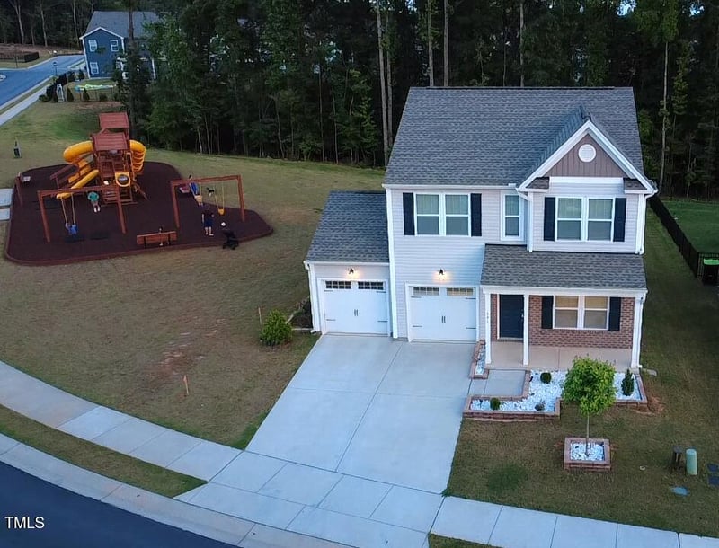 391 Curling Creek Dr, Clayton, NC 27527