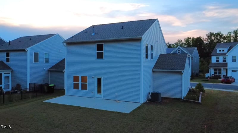 391 Curling Crk Dr, Clayton, NC 27527