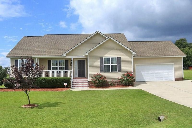 391 Middle Landing Dr, Smithfield, NC 27577
