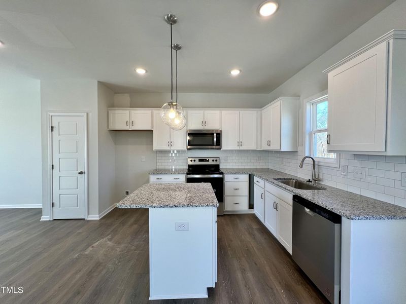 391 Sturgeon St, Smithfield, NC 27577