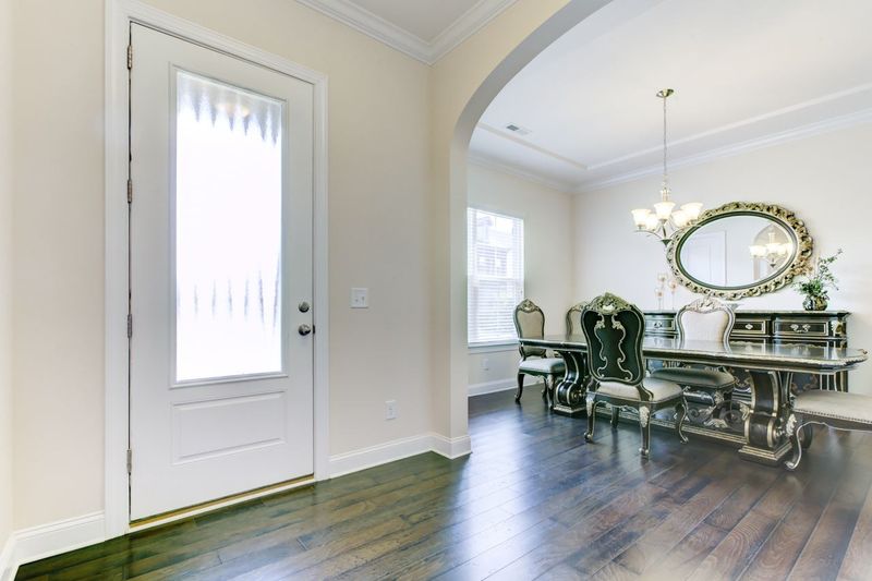 3910 Overcup Oak Ln, Cary, NC 27519