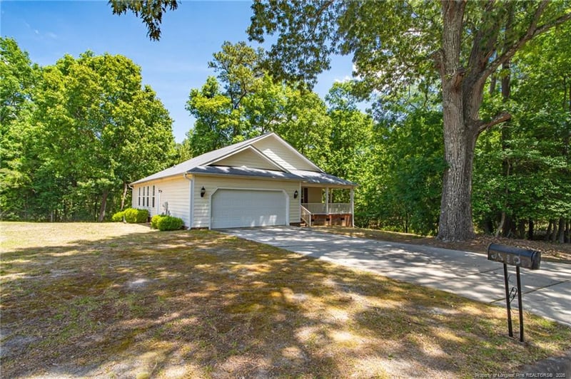 3910 Sarasota Dr, Fayetteville, NC 28311